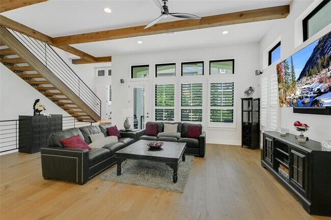 Building Photo - 13322 Galleria Cir