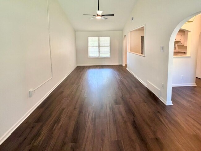 Building Photo - 5673 Longacre Ave