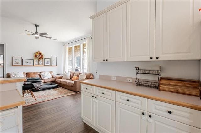 Foto del edificio - 2209 Swallow Ln