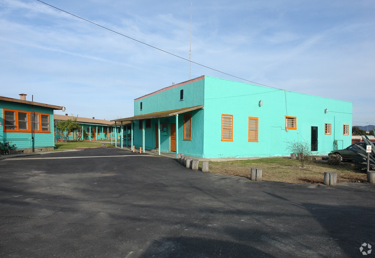 Primary Photo - 5690 Cypress Rd