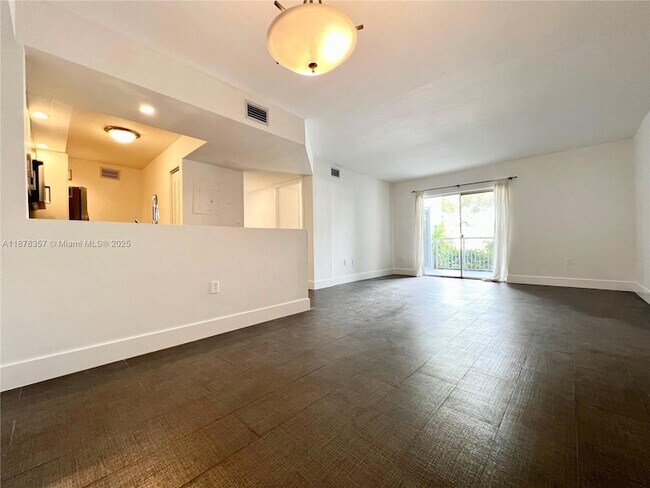 Foto del edificio - 8540 SW 212th St