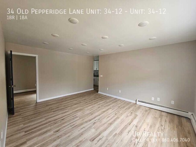 Building Photo - 34 Old Pepperidge Ln