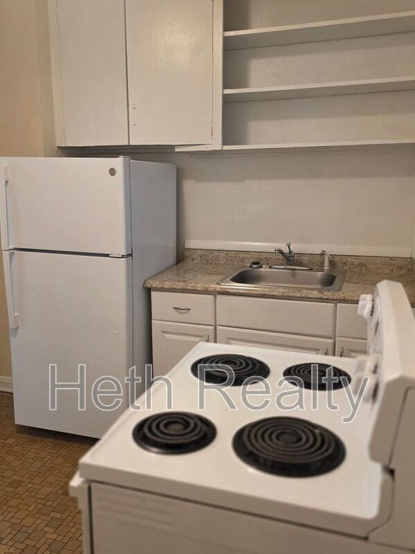 Building Photo - 3235 Post St