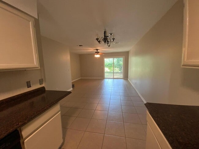 Foto del edificio - 830 Shadow Ln
