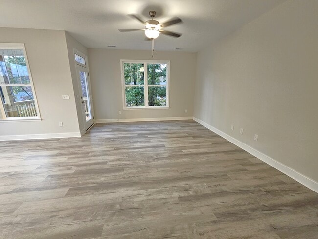 Foto del edificio - 121 Marianne Ln