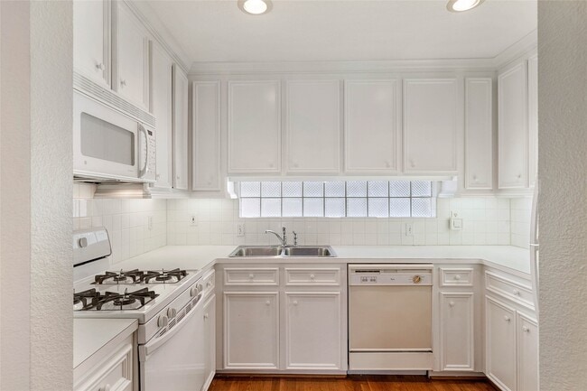 Foto del edificio - 4608 Woodhead St