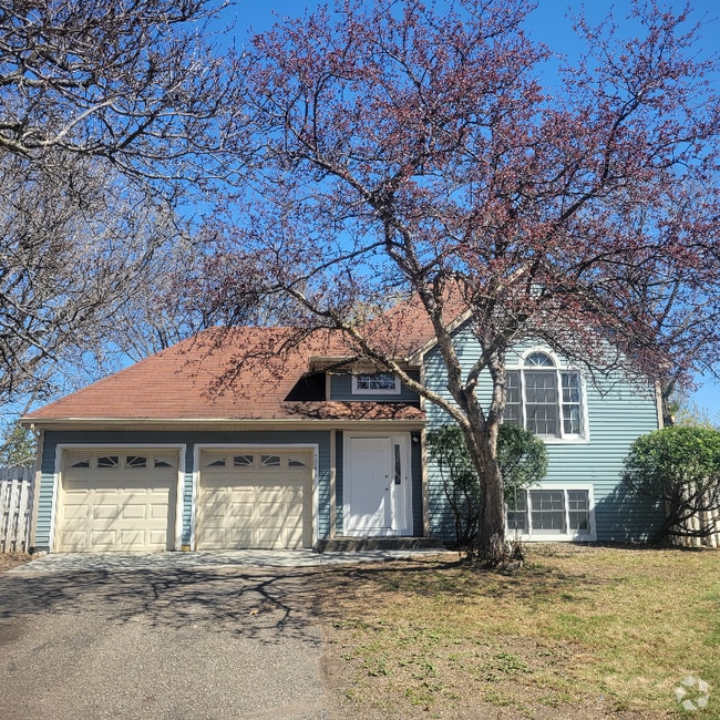 Building Photo - 5086 Arrowood Ln N