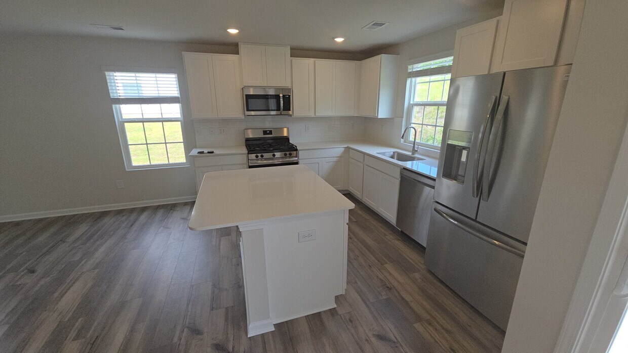 Building Photo - 131 Tango Dr