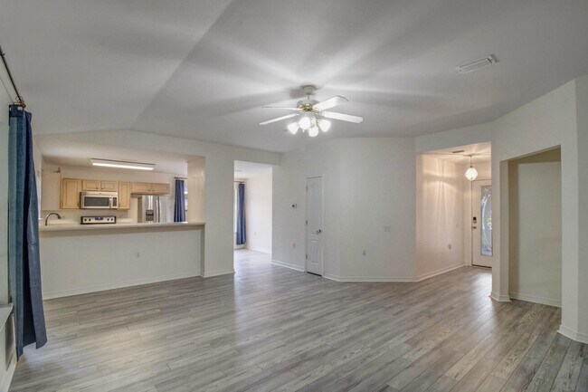 Foto del edificio - 2077 Shadow Lake Dr