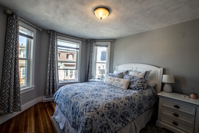 Foto del edificio - 215 Princeton St