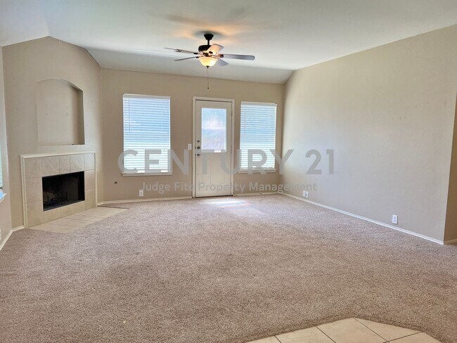 Foto del edificio - Desirable 4/2/2 in Denton's Braewood at Oa...