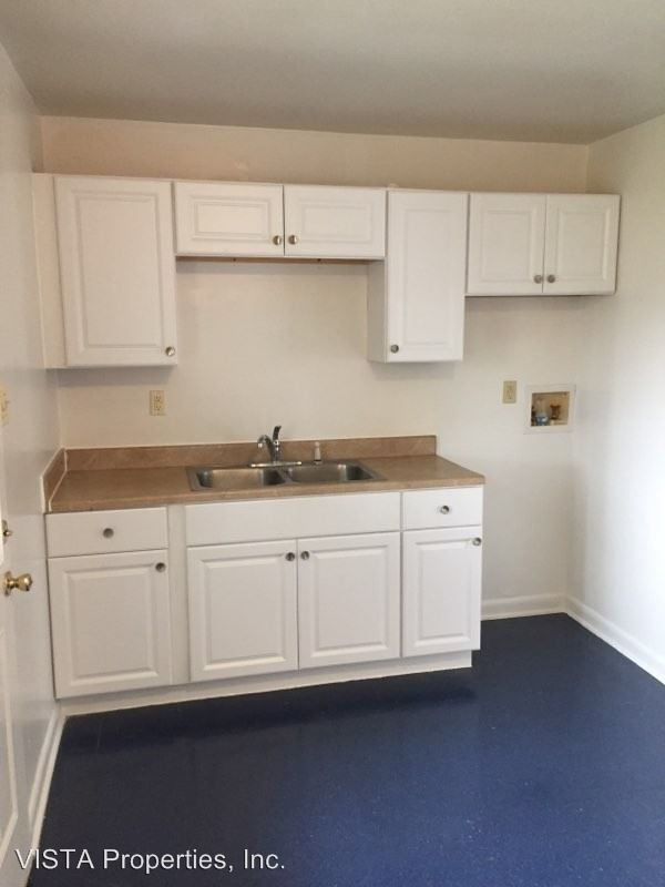 Building Photo - 3 br, 1 bath House - 4601 Silverleaf Drive