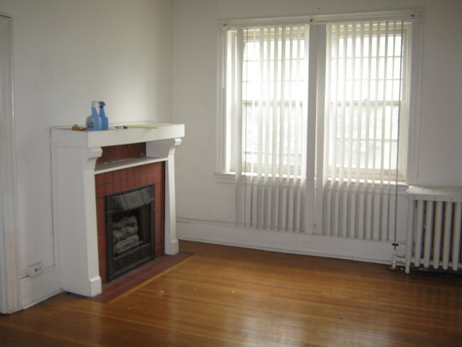 Foto del edificio - 301 W School House Ln