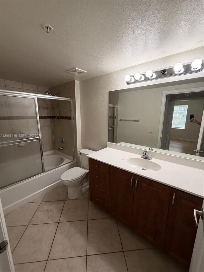 Foto del edificio - 6492 Emerald Dunes Dr