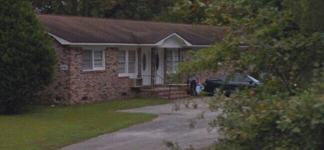 Exterior - 4760 Glenn St
