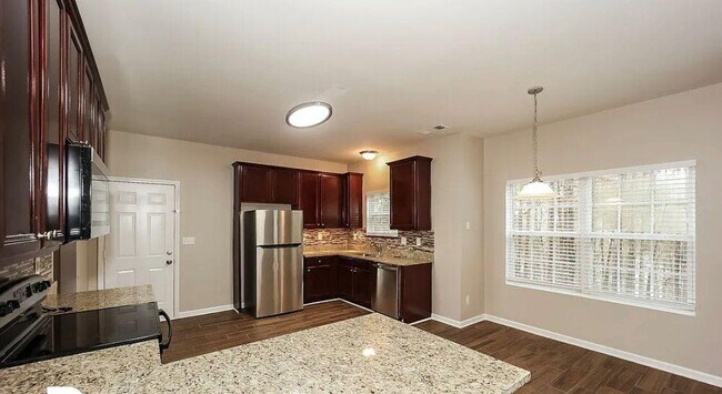 Building Photo - 475 Boxelder Rd