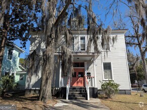 Building Photo - 836 E Henry St