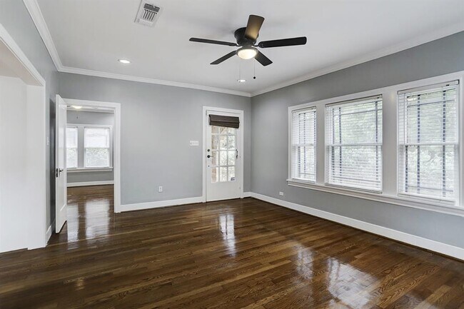 Building Photo - 2415 Elmen St