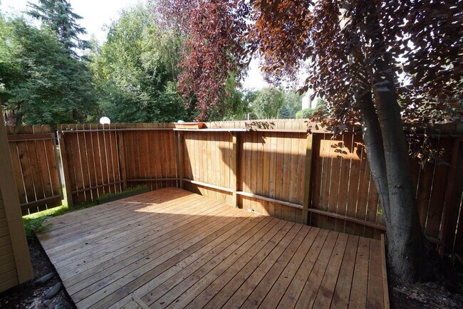 Building Photo - 2 Bedroom Condo w/Quick Commute to JBER!