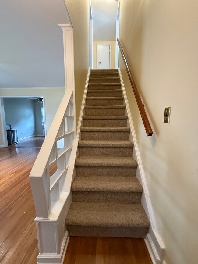 Foto del edificio - 1655 Edward Ter