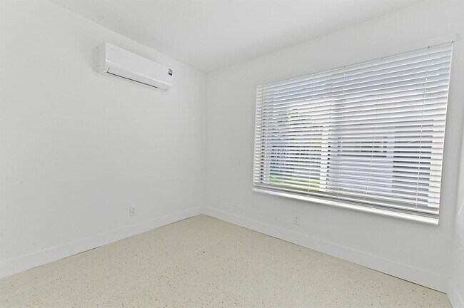 Foto del edificio - 2541 NW 64th Ter