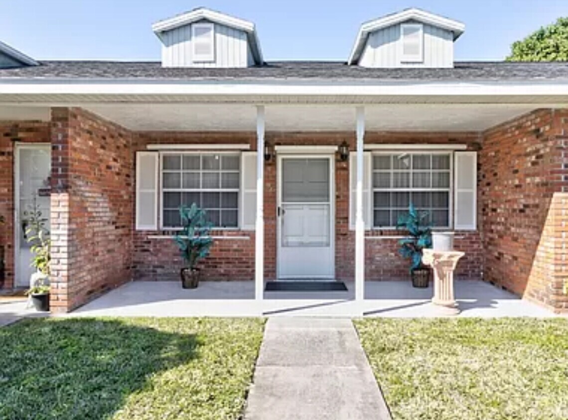 8520 US Highway 1 Unit G11, Micco, FL 32976 Condo for Rent in Micco