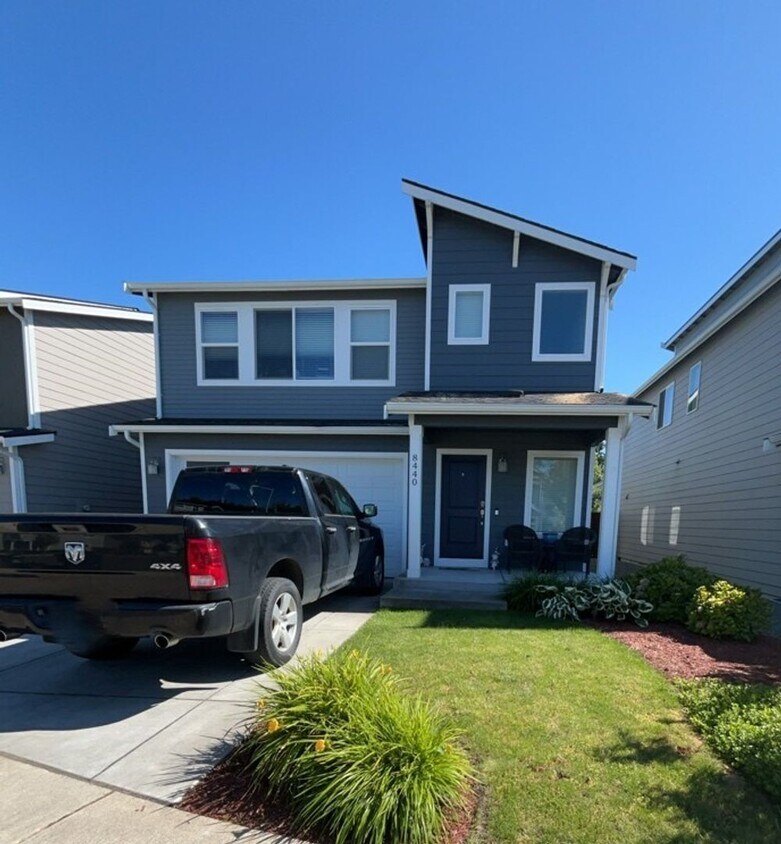 Primary Photo - Newly Built 5BD 2.5BA in LSSD