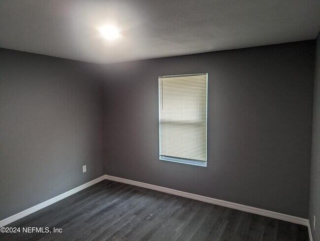 Building Photo - 535 W 59th St