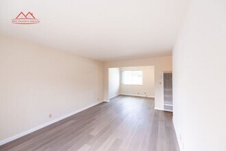 Building Photo - 1663 Ontario Dr