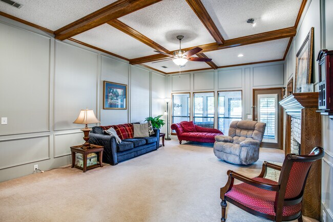Building Photo - 1511 Quail Run Dr