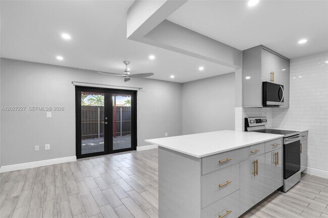 Building Photo - 3771 SW 99th Ave