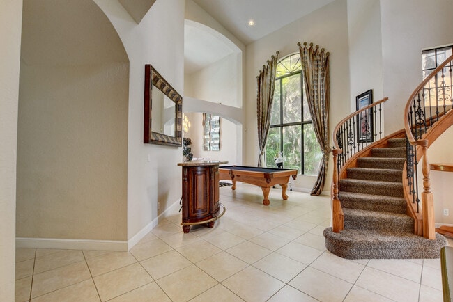 Building Photo - 3424 Collonade Dr