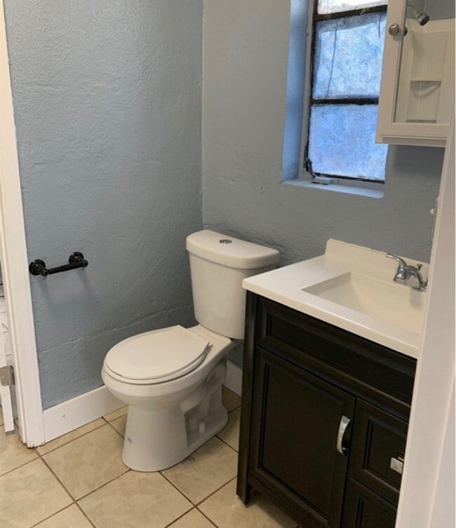 Foto del edificio - 302 W Wood St