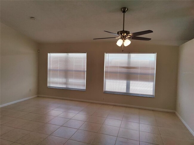 Foto del edificio - 6633 Shadow Oak Ln