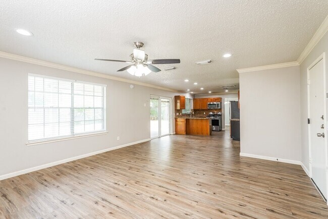 Building Photo - 1506 Newmark Dr