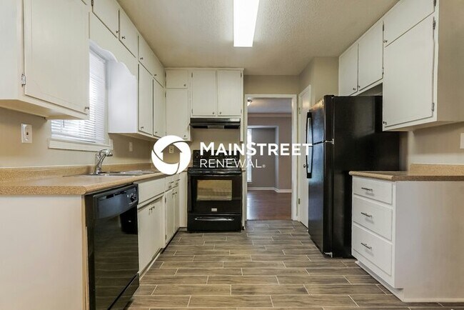 Foto del edificio - 3 Bedroom Pet-Friendly Home in BESSEMER, AL with Main Street Renewal