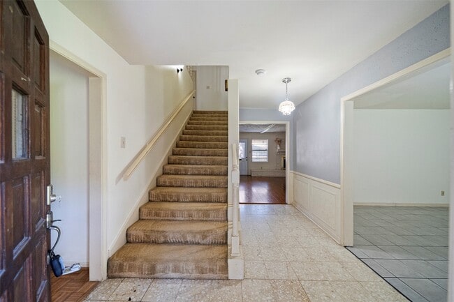 Foto del edificio - 1115 Pear Tree Ln
