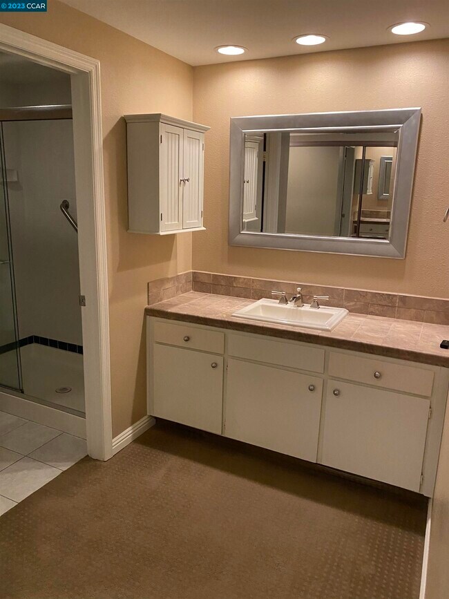 Foto del edificio - 566 Cambrian Way