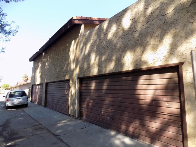 Building Photo - 4209 Parkwood Ct