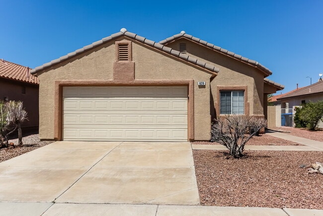 Building Photo - 620 Saddle Rider Ct