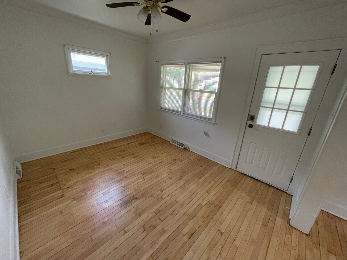 Foto principal - 6226 W Girard Ave