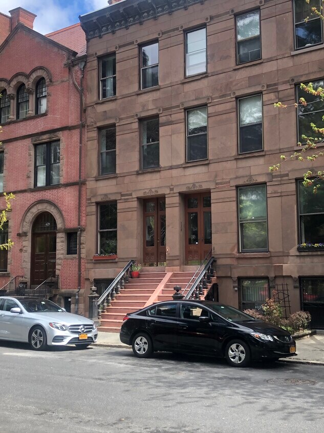 Primary Photo - 437 State St