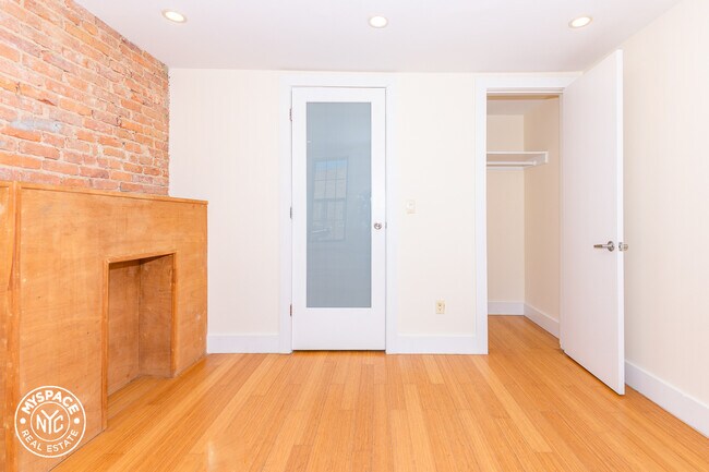 Building Photo - 146 Wilson Ave