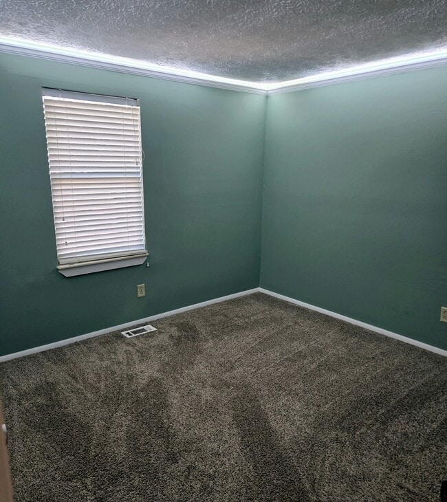 Foto del edificio - 4705 Midridge Dr