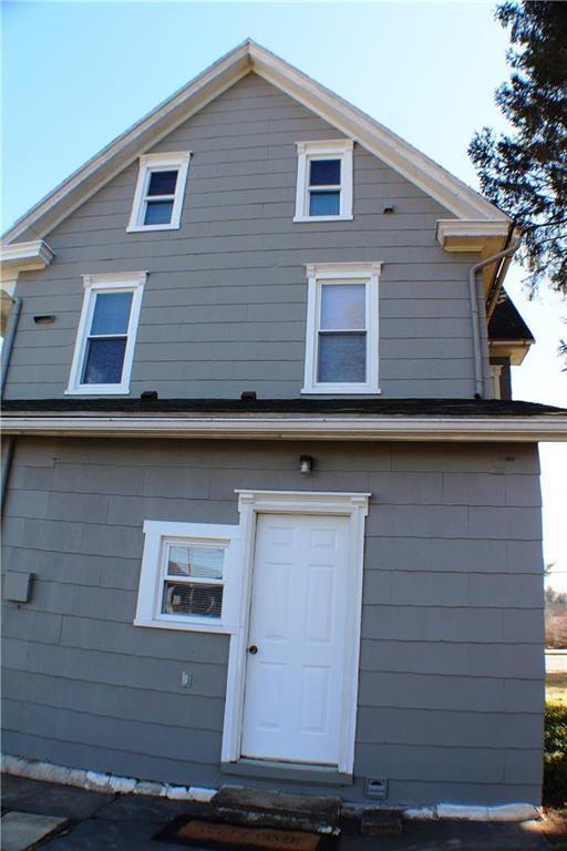 Building Photo - 300 S 9th St