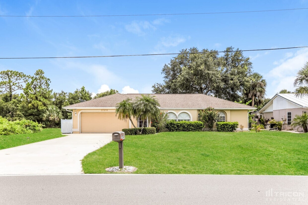 Primary Photo - 27375 Deep Creek Blvd