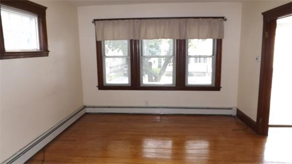 Foto del edificio - 27 Brooks Ave