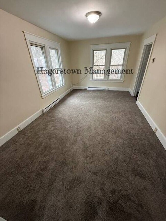 Building Photo - Waldheim