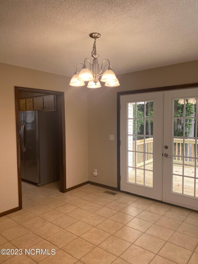 Building Photo - 1509 N Respess St