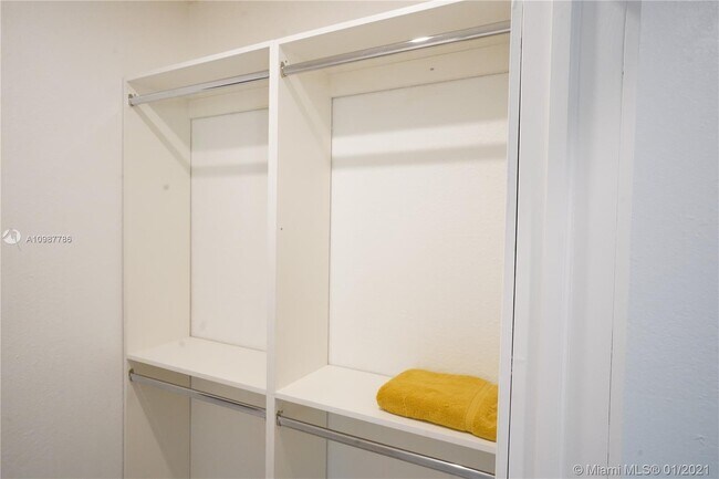 Foto del edificio - 418 NW 47th St